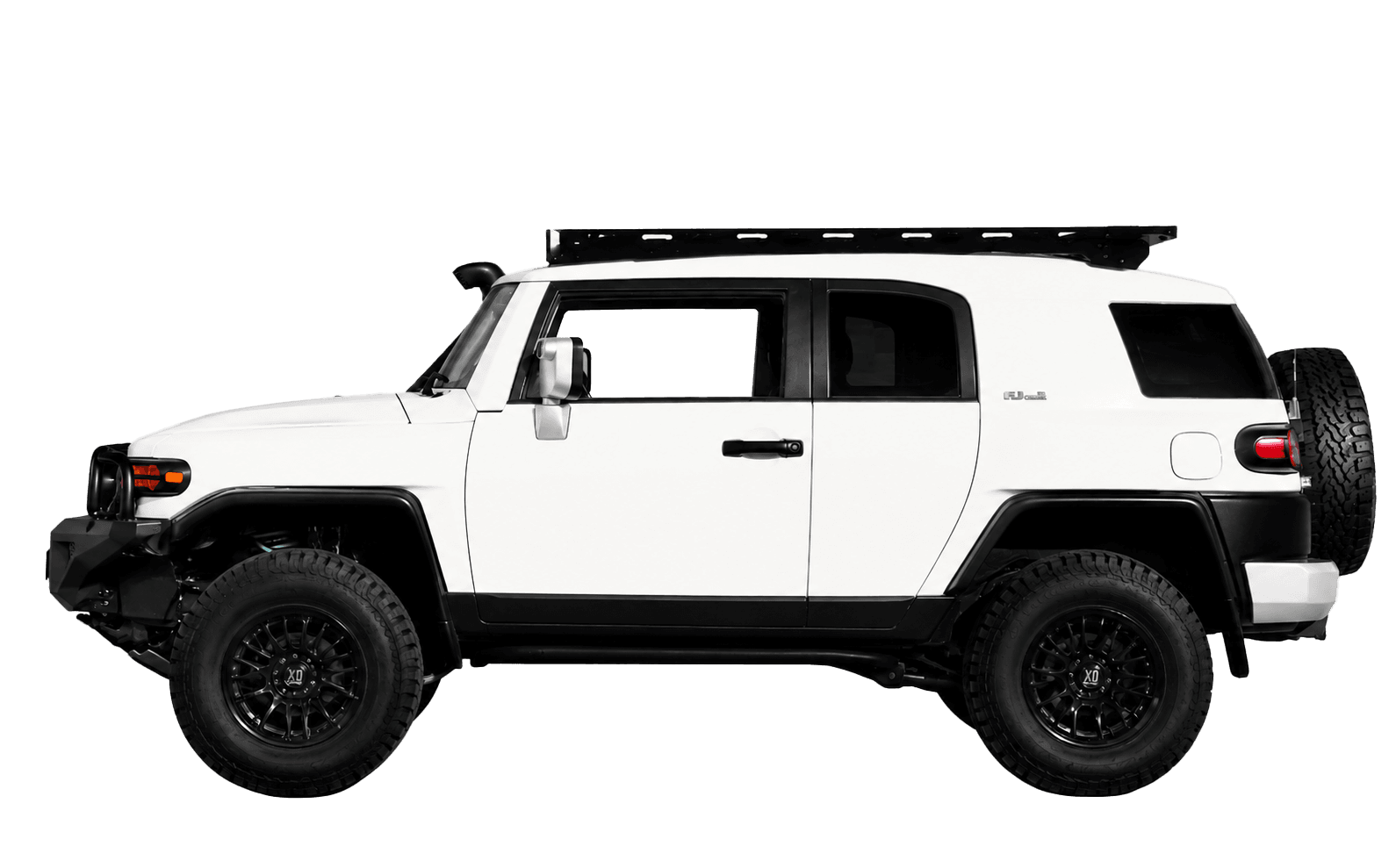 White Toyota FJ Cruiser prepared for Ventrax Offroad UAE desert trips